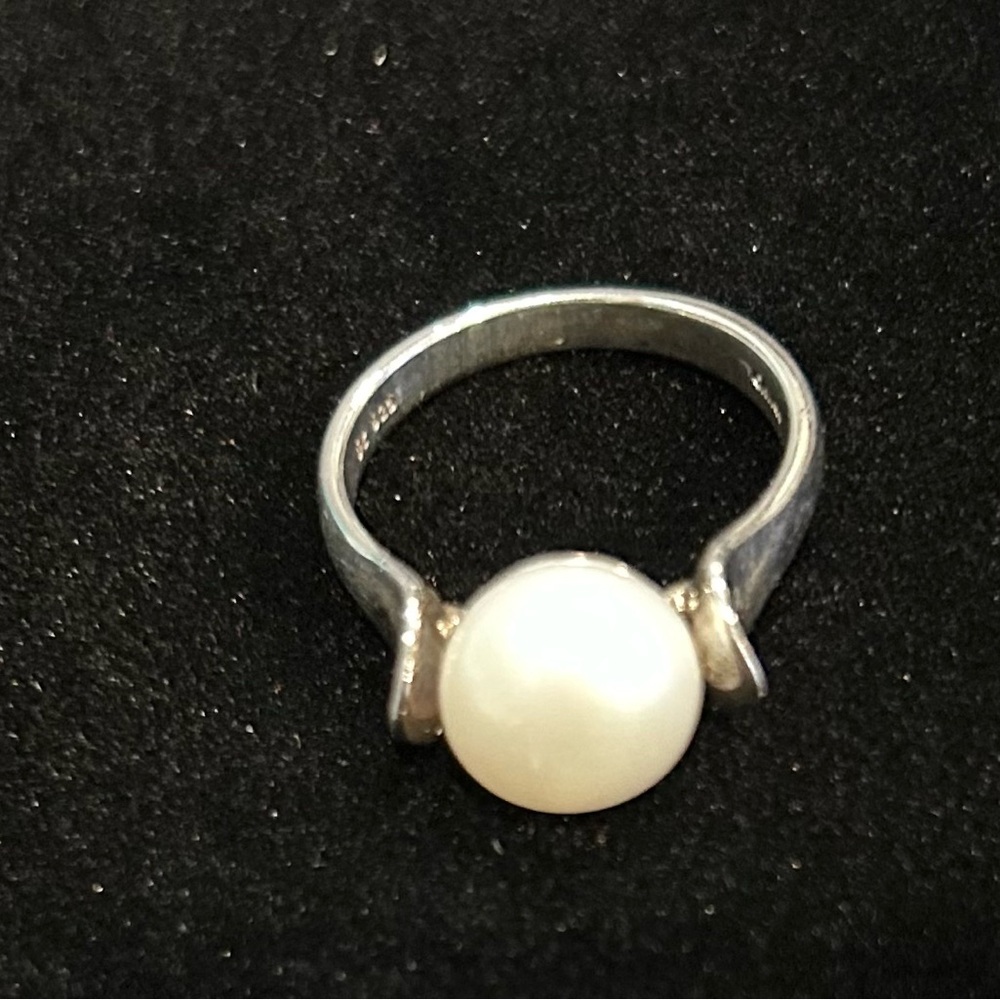 Silver Pearl Ring - Picture 2 of 2